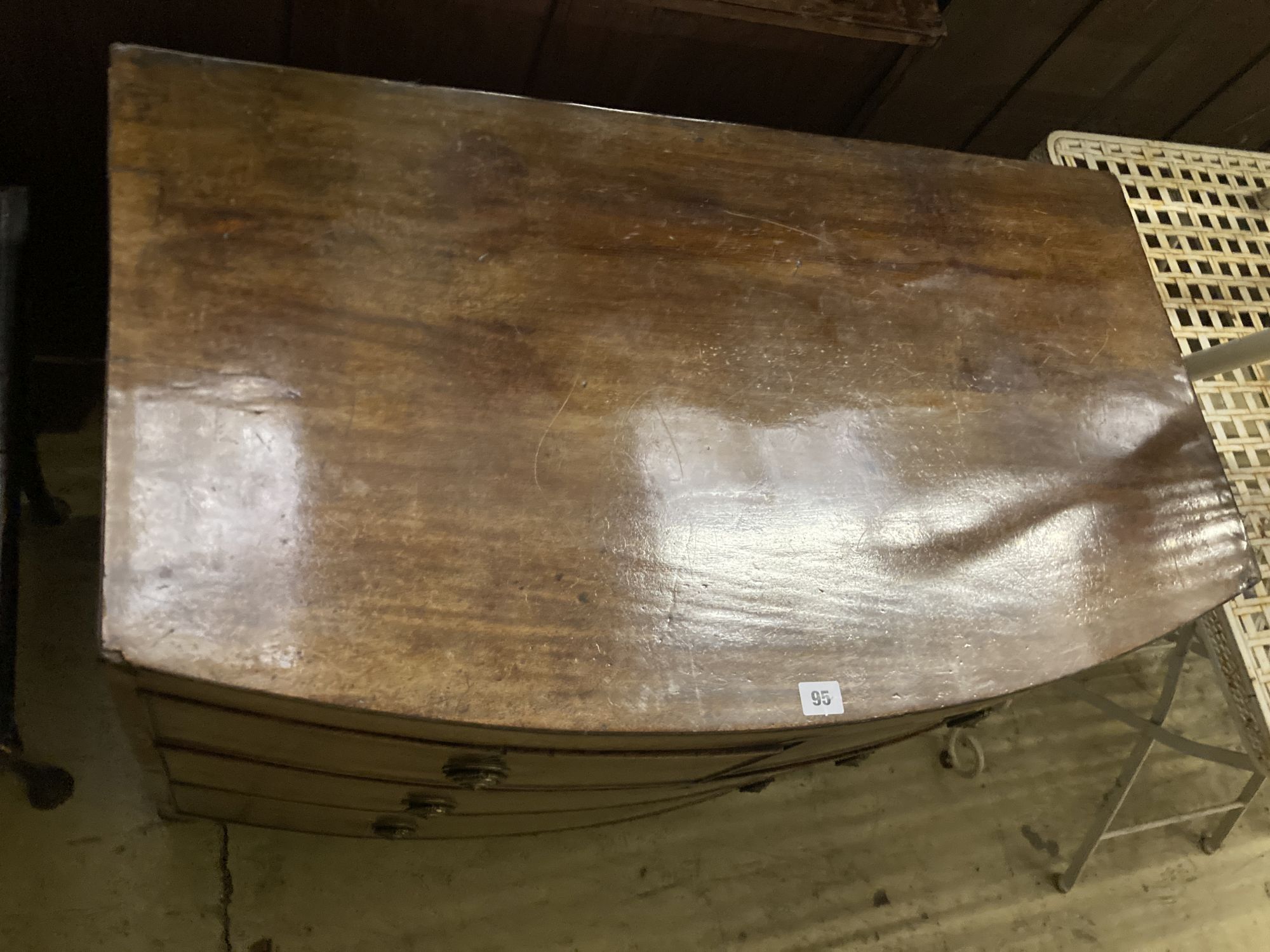 A Regency mahogany bow front chest of drawers, width 89cm depth 50cm height 89cm